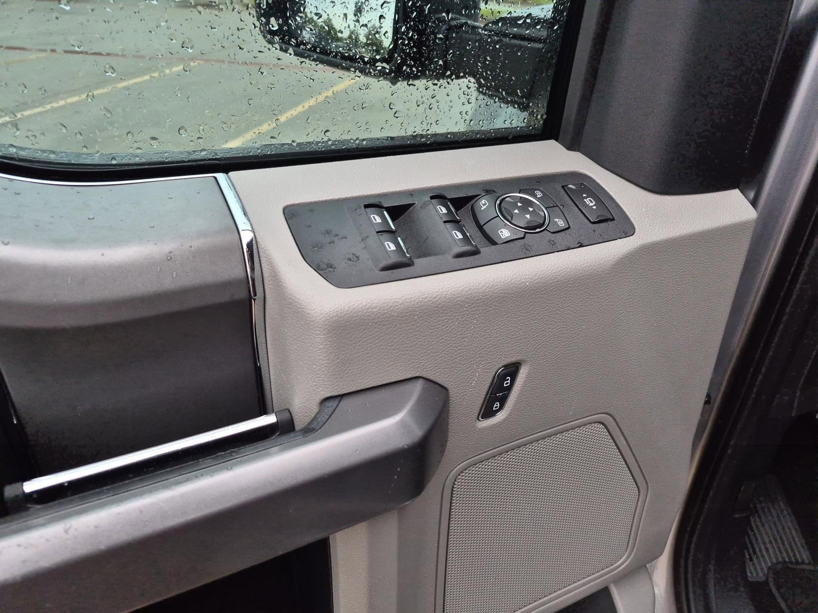 Used 2020 Ford F250 XLT w/ XLT Premium Package image 14