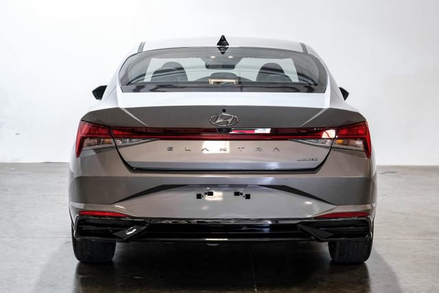 Used 2023 Hyundai Elantra Limited FWD image 12