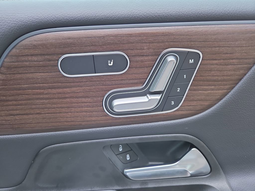 Used 2026 Mercedes-Benz GLB 250 GLB 250 image 17