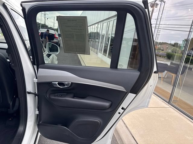 Used 2024 Volvo XC90 B5 Core w/ Climate Package AWD/4WD image 12