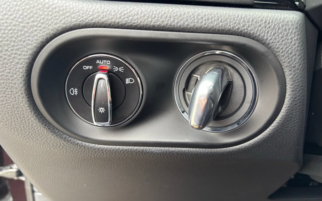 Certified 2026 Porsche Macan AWD/4WD image 13