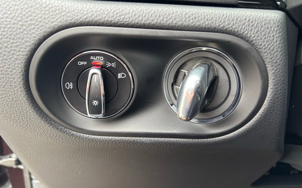 Certified 2026 Porsche Macan AWD/4WD image 13
