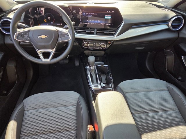 Certified 2025 Chevrolet Trax LT w/ LT Convenience Package image 16