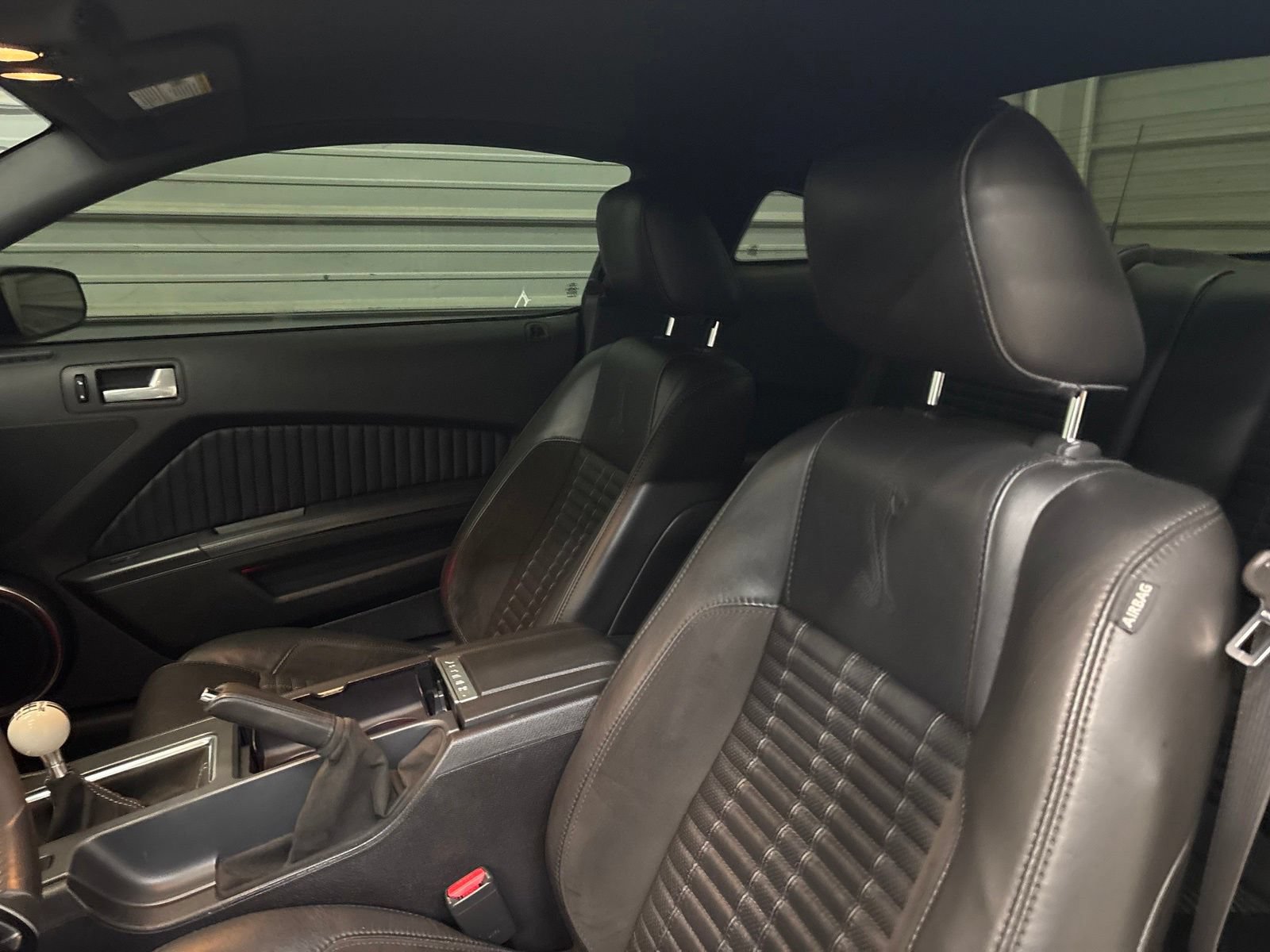 Used 2010 Ford Mustang Shelby GT500 RWD image 10