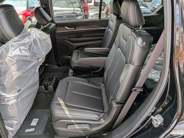 New 2025 Jeep Grand Cherokee L Limited image 11