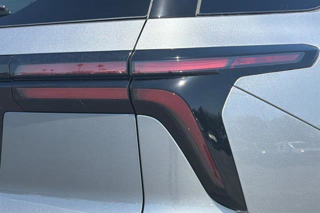 New 2026 Chevrolet Traverse LT FWD image 34