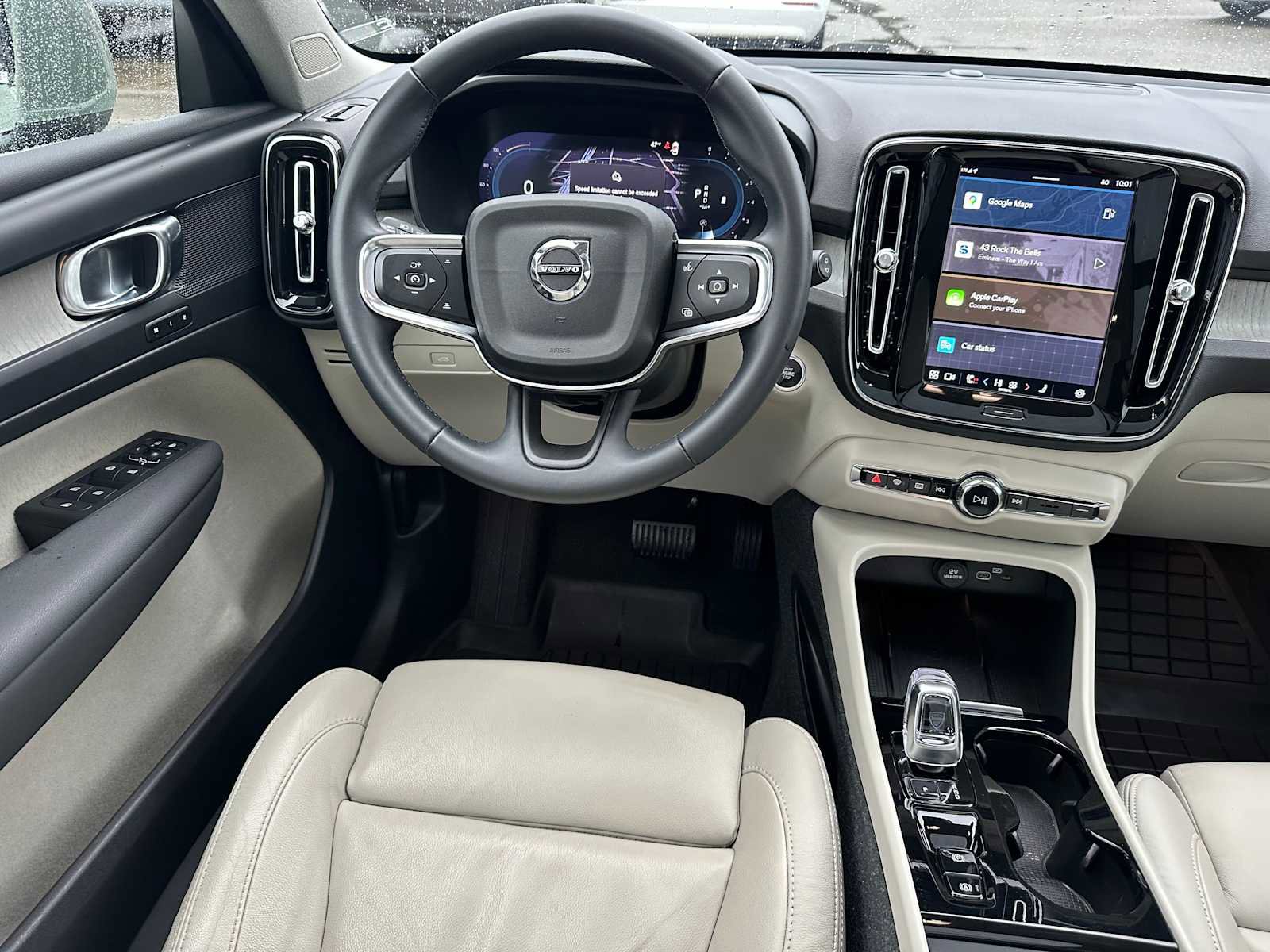 Certified 2023 Volvo XC40 B5 Plus w/ Protection Package Premier image 17