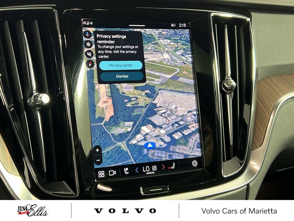 Used 2025 Volvo V60 B5 Cross Country Plus image 18