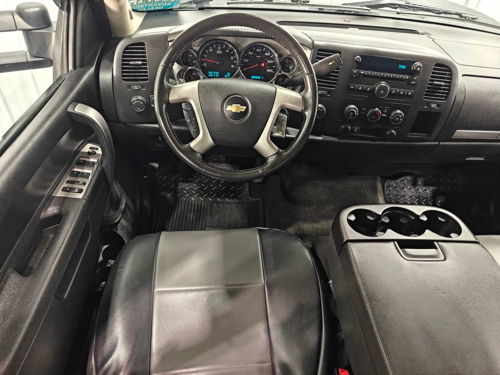 Used 2011 Chevrolet Silverado 2500 LT w/ Snow Plow Prep Package AWD/4WD image 4