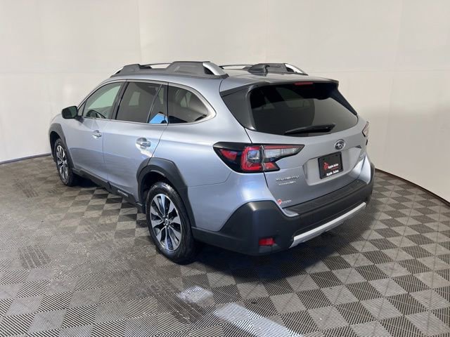 Used 2023 Subaru Outback Touring AWD/4WD image 7