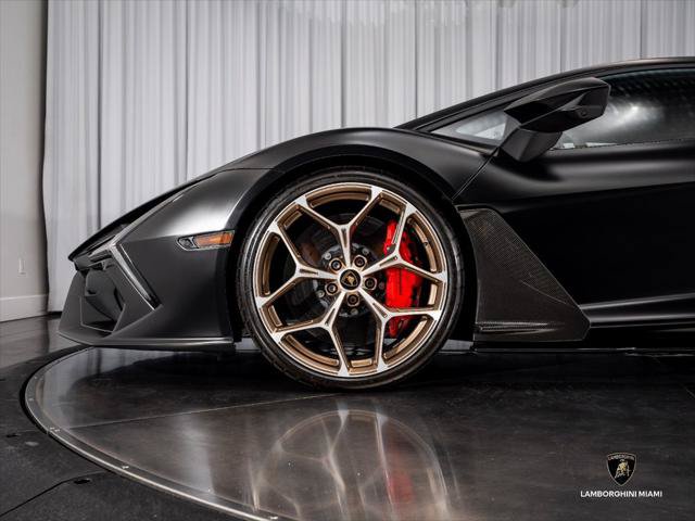 Used 2025 Lamborghini Revuelto AWD/4WD image 12