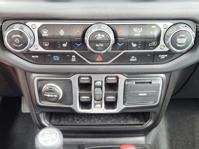 Certified 2025 Jeep Wrangler Sahara image 27