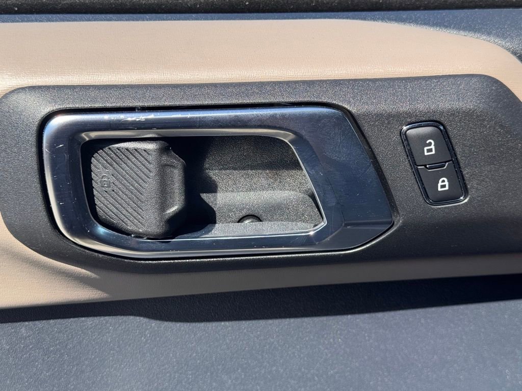 Used 2024 Ford Bronco Wildtrak image 16