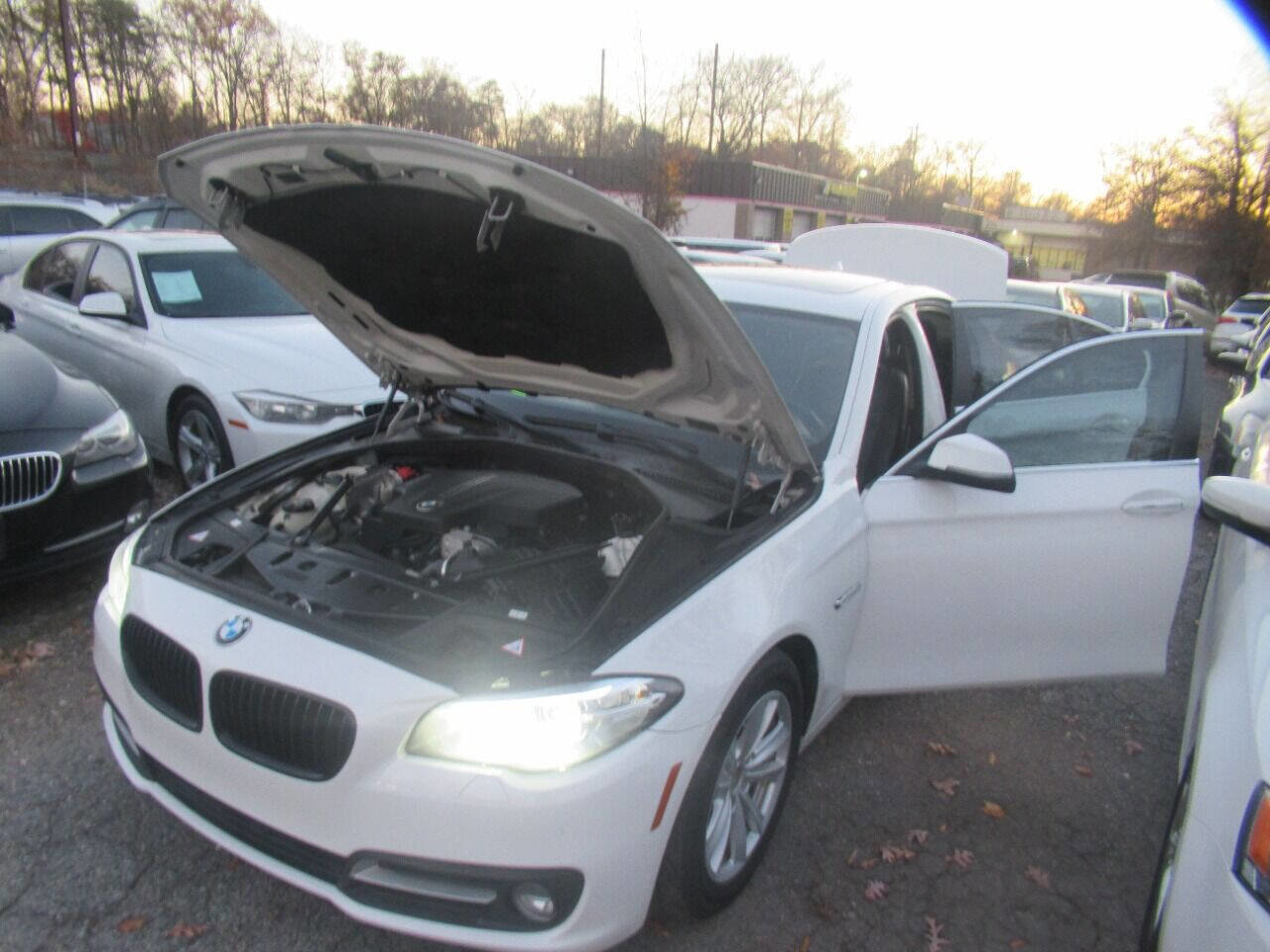 Used 2015 BMW 528i xDrive Sedan AWD/4WD image 11