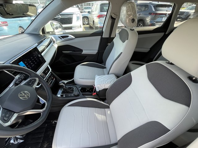New 2026 Volkswagen Taos SE AWD/4WD image 18