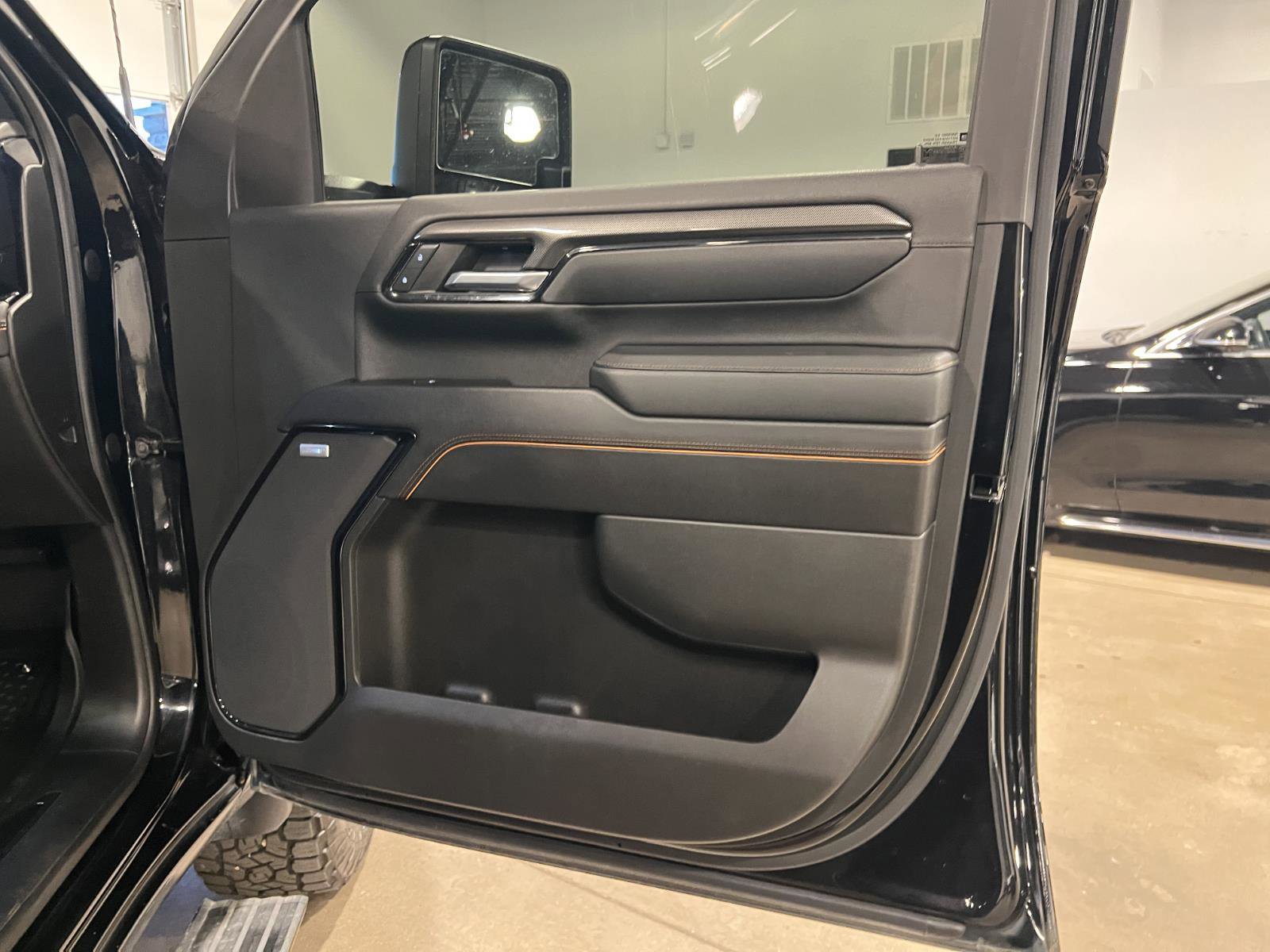 Used 2024 GMC Sierra 2500 AT4 w/ AT4 Premium Plus Package image 41