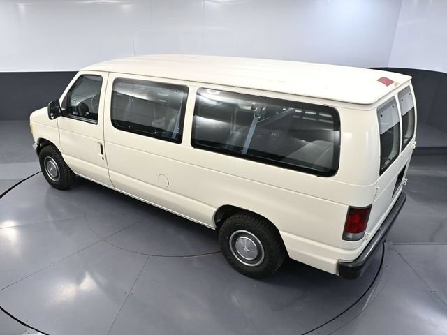 Used 1995 Ford E-150 and Econoline 150 Club Wagon RWD image 39
