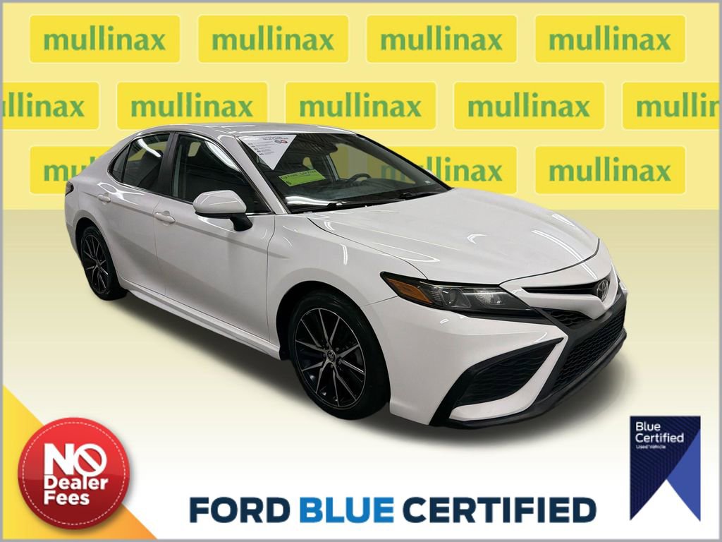 Used 2021 Toyota Camry SE FWD image 1