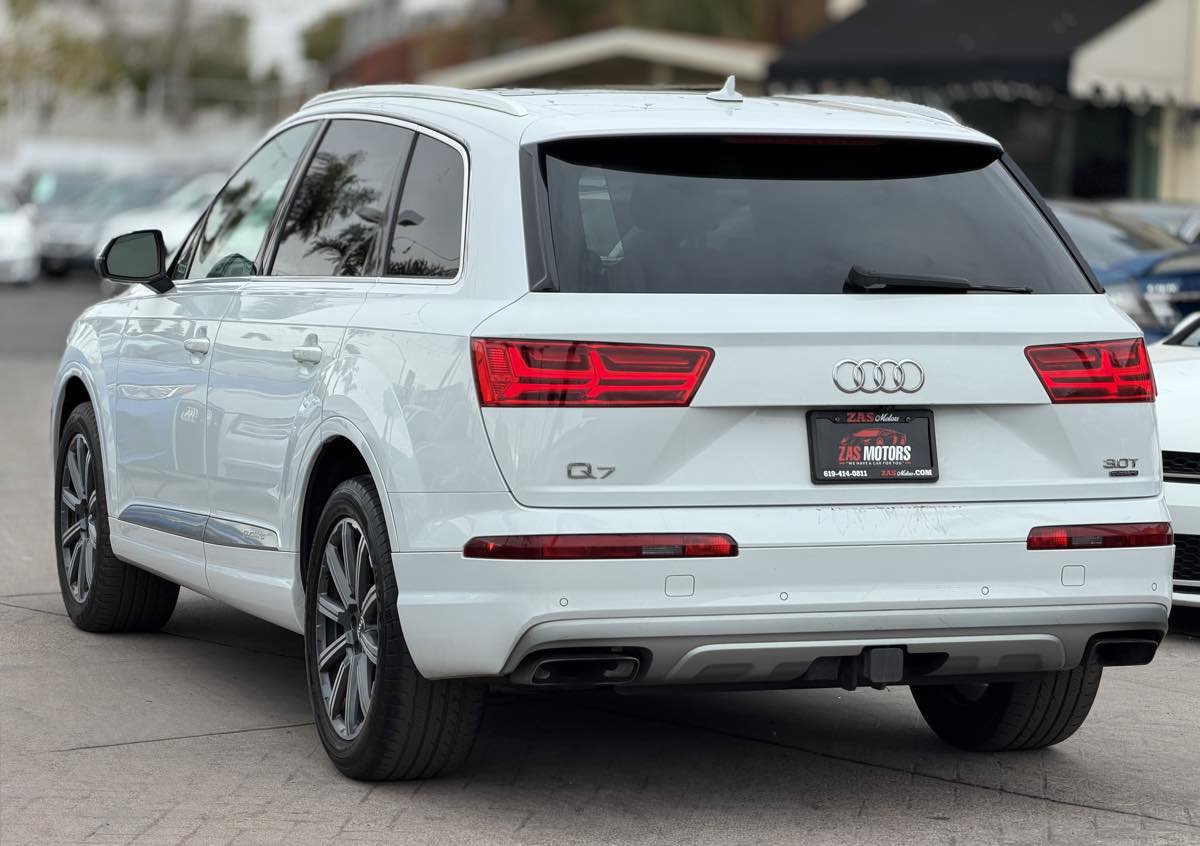 Used 2017 Audi Q7 3.0T Premium Plus w/ Premium Plus Package AWD/4WD image 7