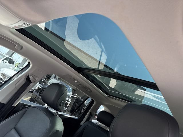Used 2020 Volkswagen Tiguan SE w/ Panoramic Sunroof Package AWD/4WD image 19