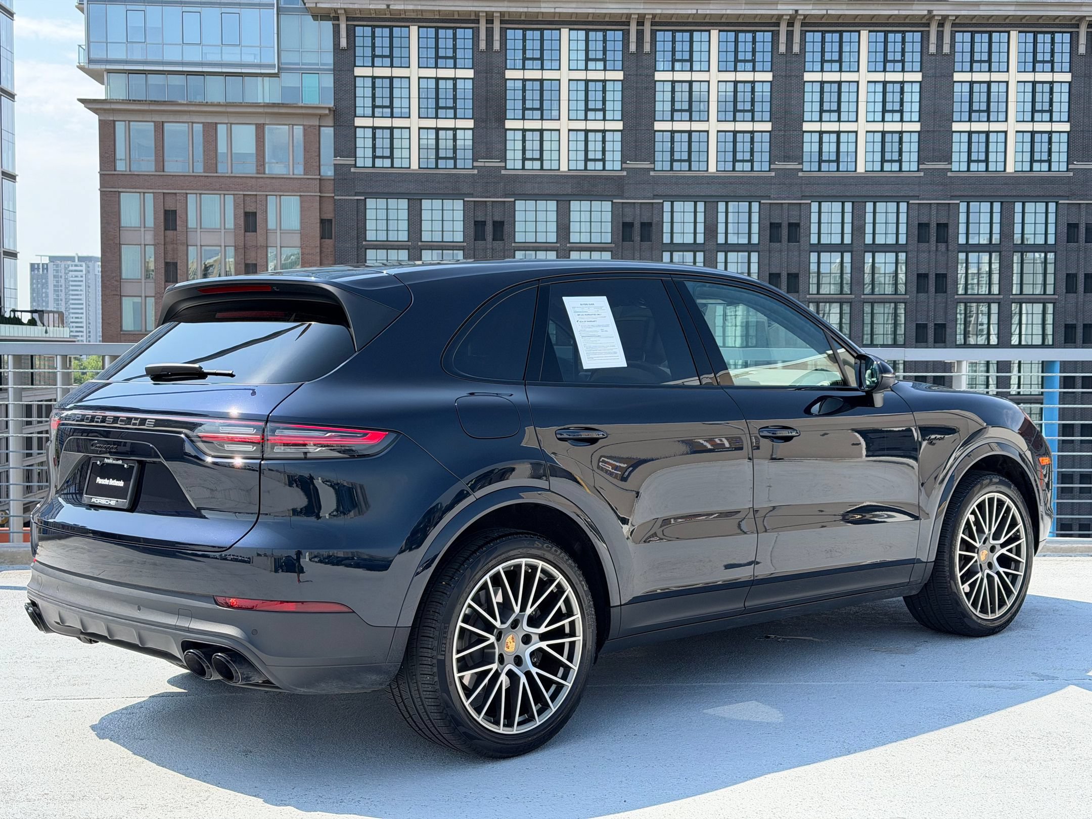 Certified 2023 Porsche Cayenne Platinum Edition AWD/4WD image 7