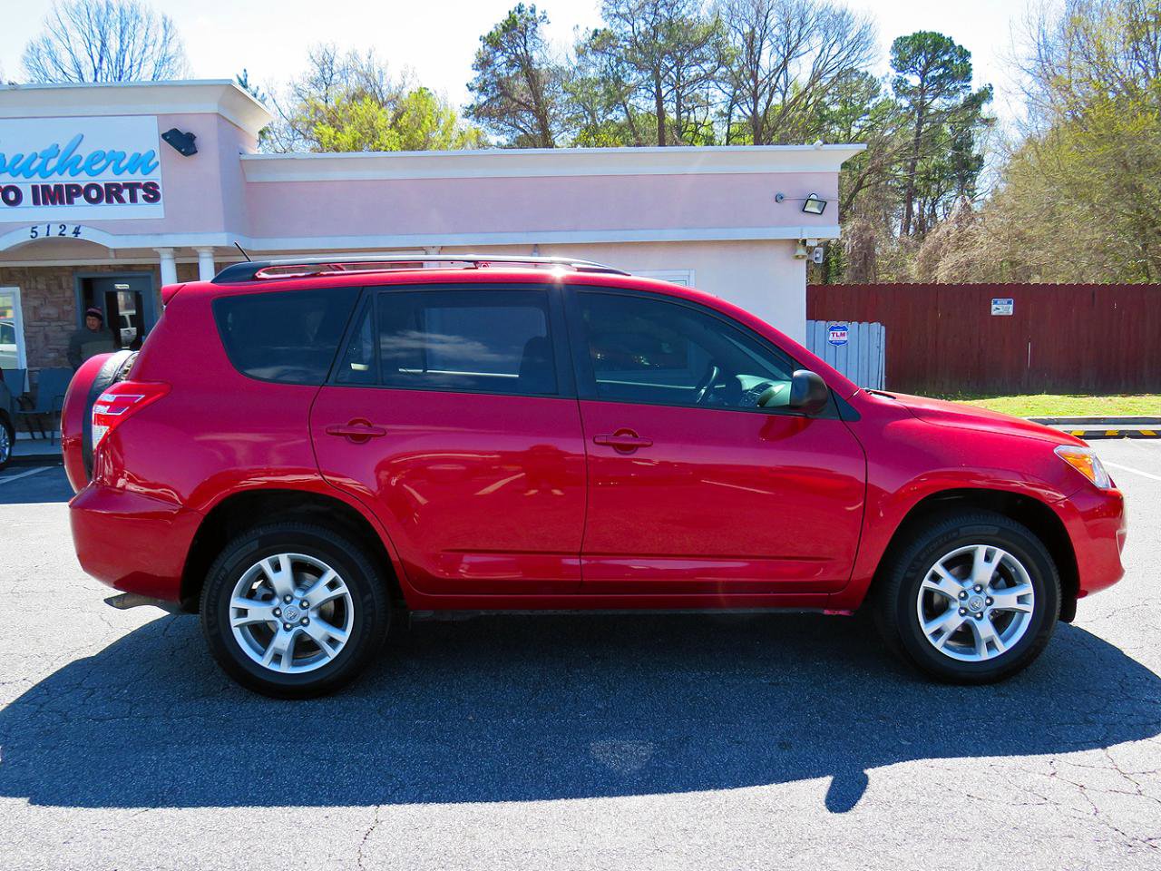 Used 2011 Toyota RAV4 4WD 4dr 4-cyl 4-Spd AT (Natl) w/ Upgrade Value Pkg image 6