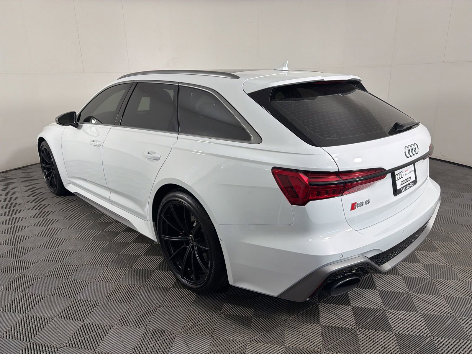 Used 2025 Audi RS 6 performance w/ Executive Package AWD/4WD image 6