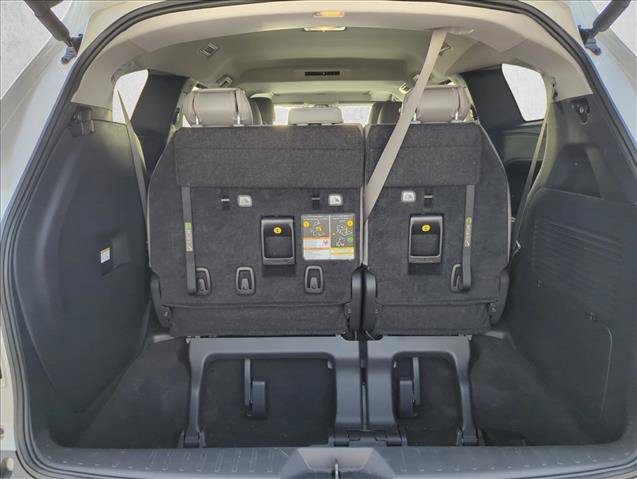 Certified 2025 Toyota Sienna XLE FWD image 5