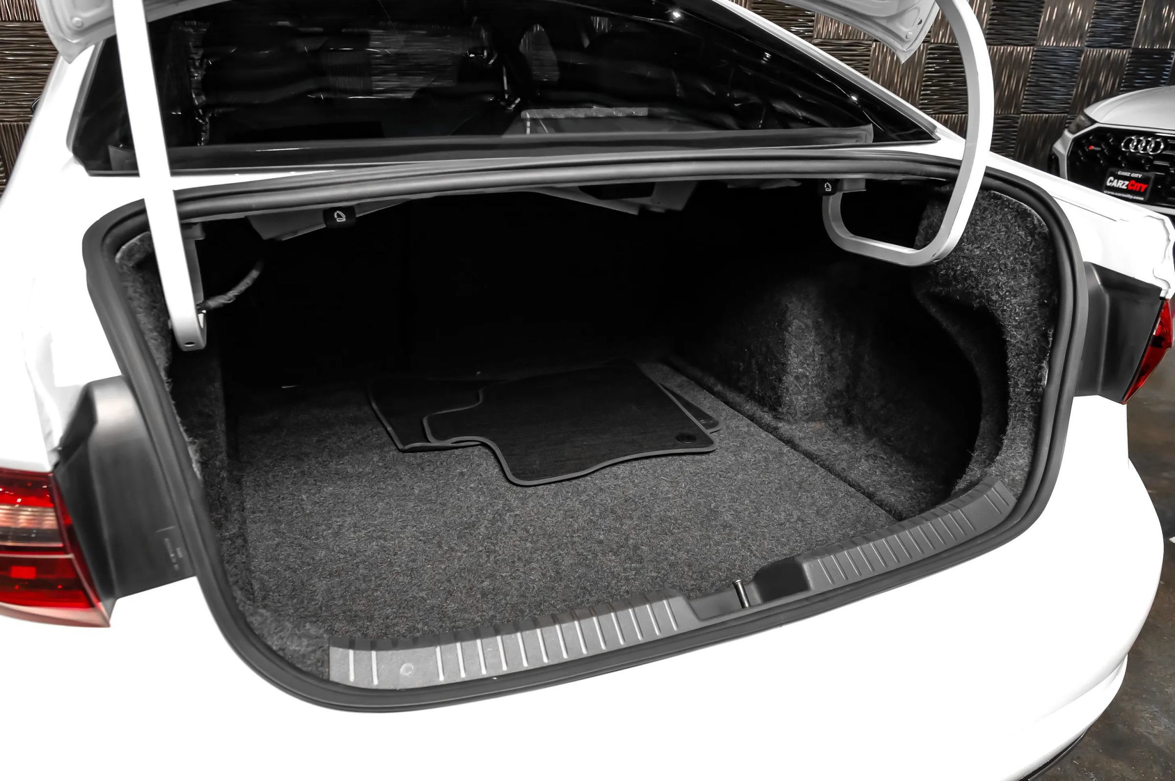 Used 2020 Volkswagen Jetta R-Line w/ R-Line Cold Weather Package FWD image 56