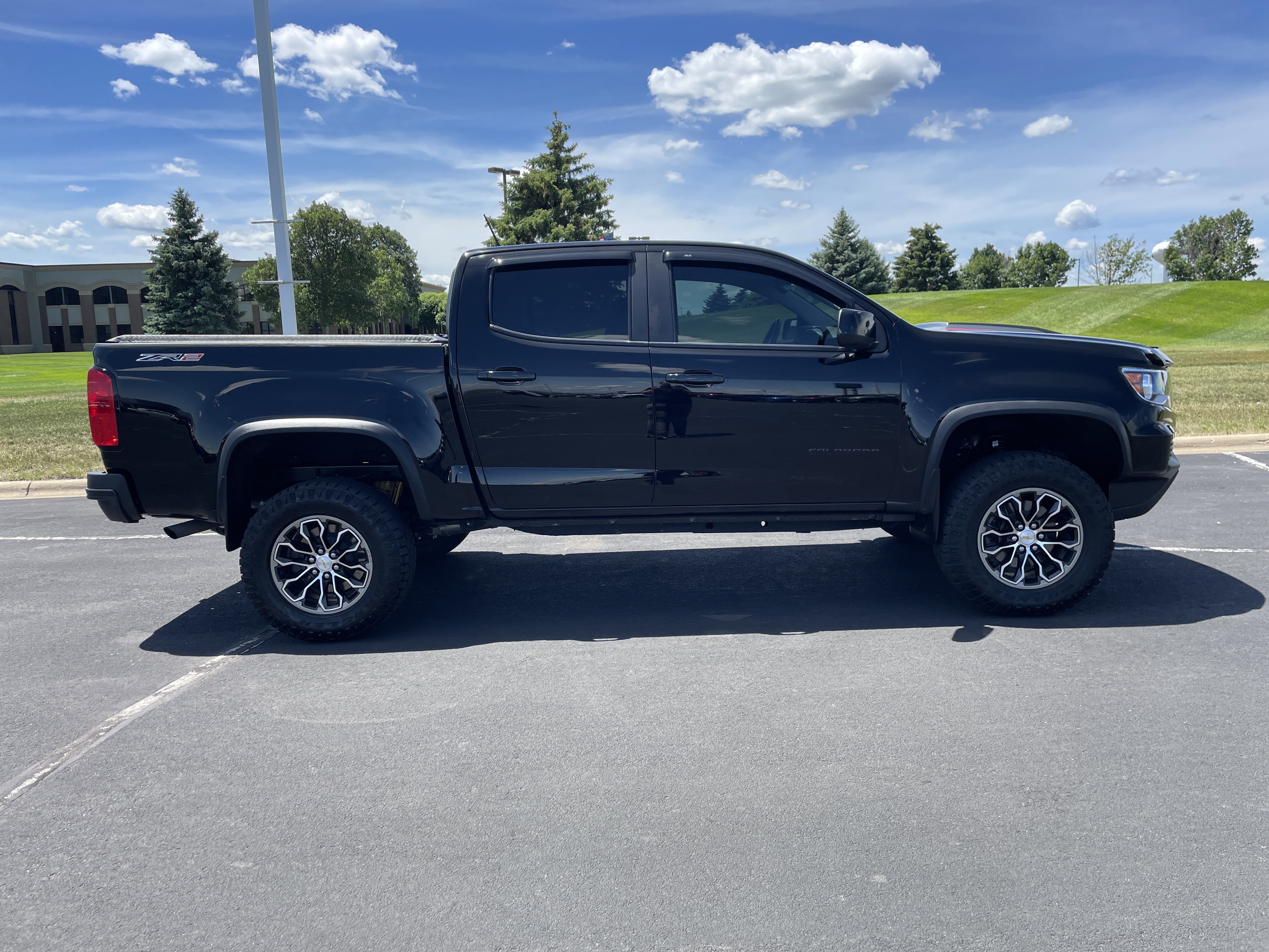 Used 2022 Chevrolet Colorado ZR2 AWD/4WD image 6