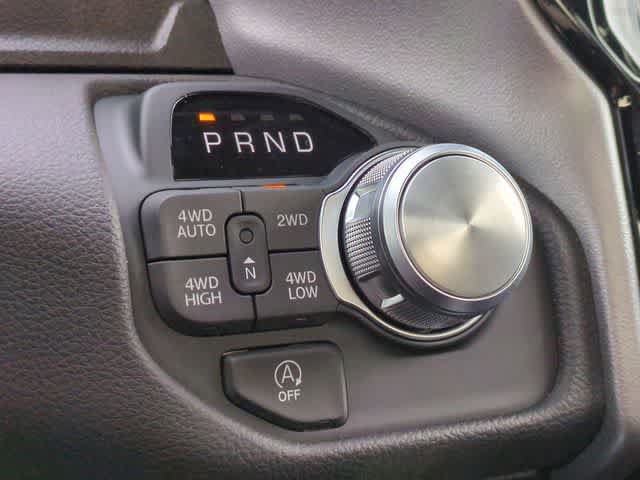New 2025 RAM 1500 Laramie AWD/4WD image 32