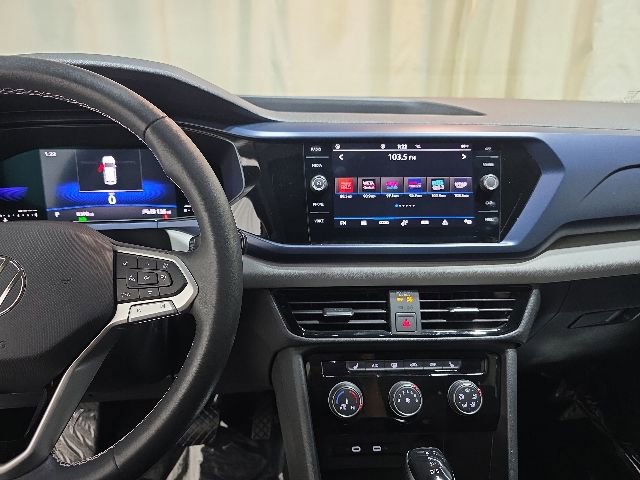 Certified 2023 Volkswagen Taos SE w/ Panoramic Sunroof Package FWD image 17