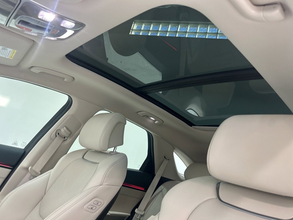 Used 2026 Genesis GV70 2.5T Advanced image 23