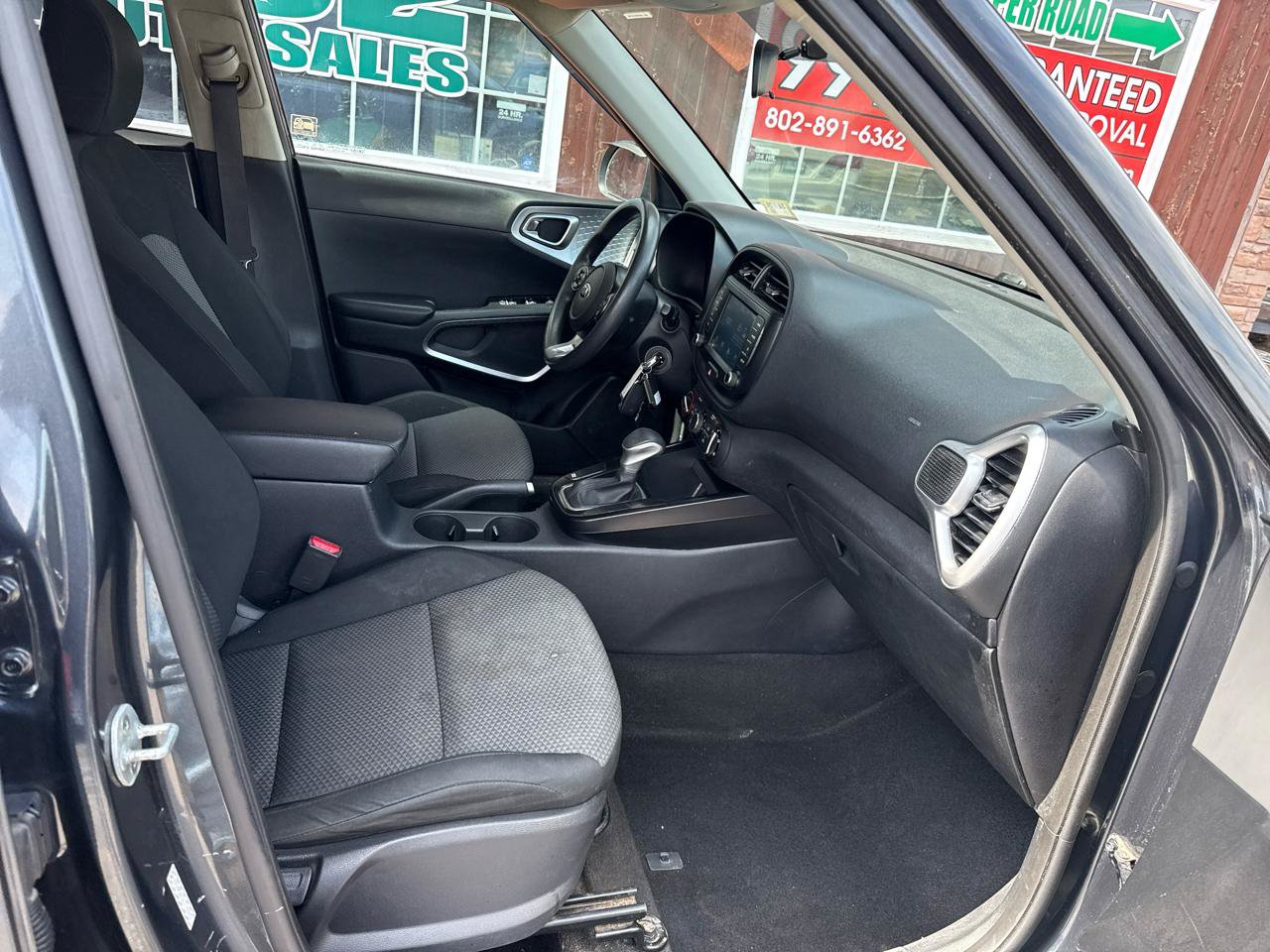 Used 2020 Kia Soul LX FWD image 11