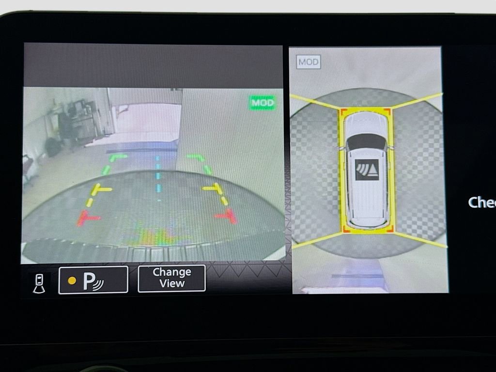 Used 2022 Nissan Armada Platinum image 14