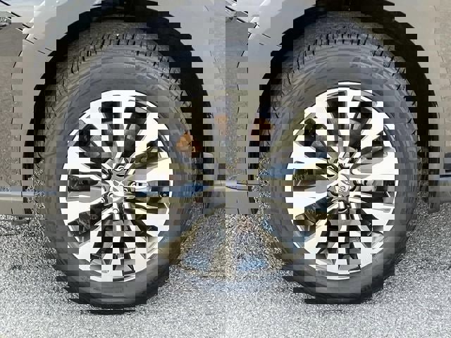 Used 2023 Subaru Outback Touring image 11