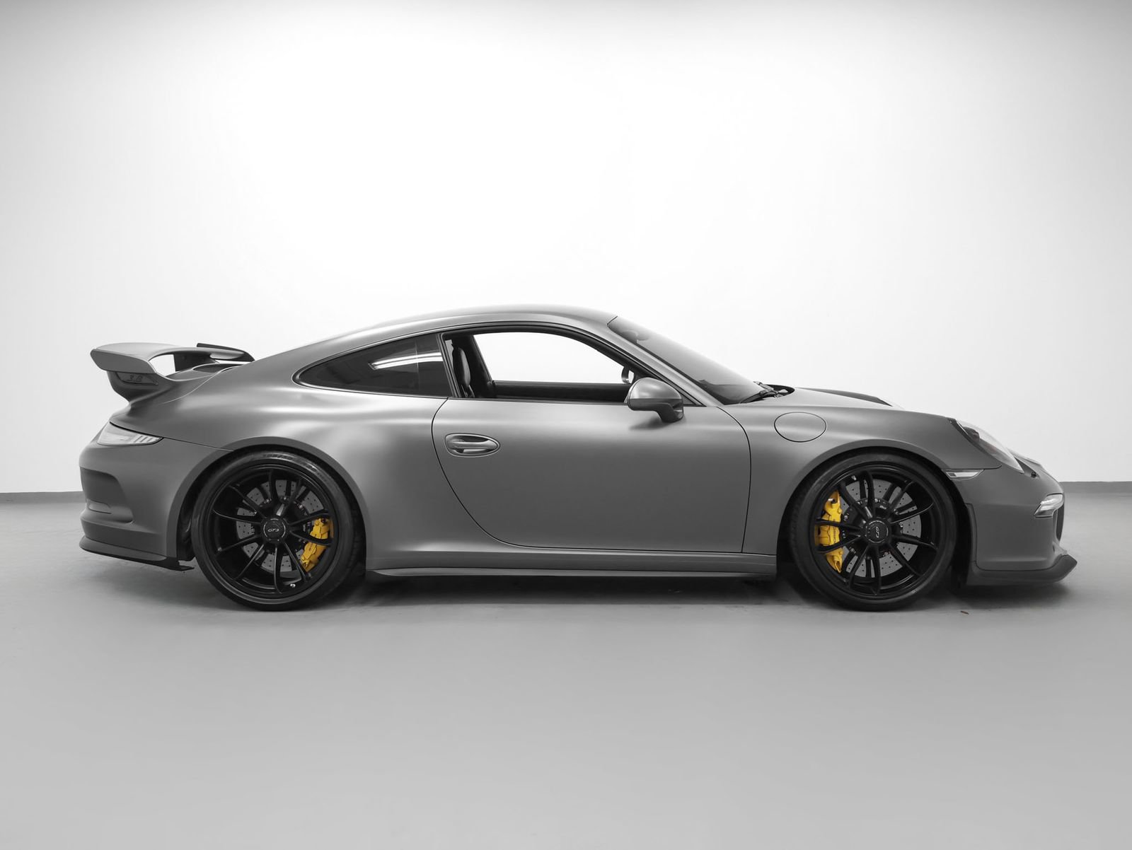 Certified 2015 Porsche 911 GT3 image 13