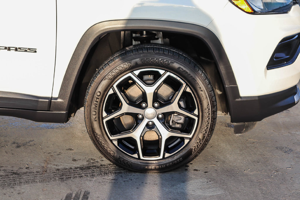 Used 2024 Jeep Compass Limited AWD/4WD image 11