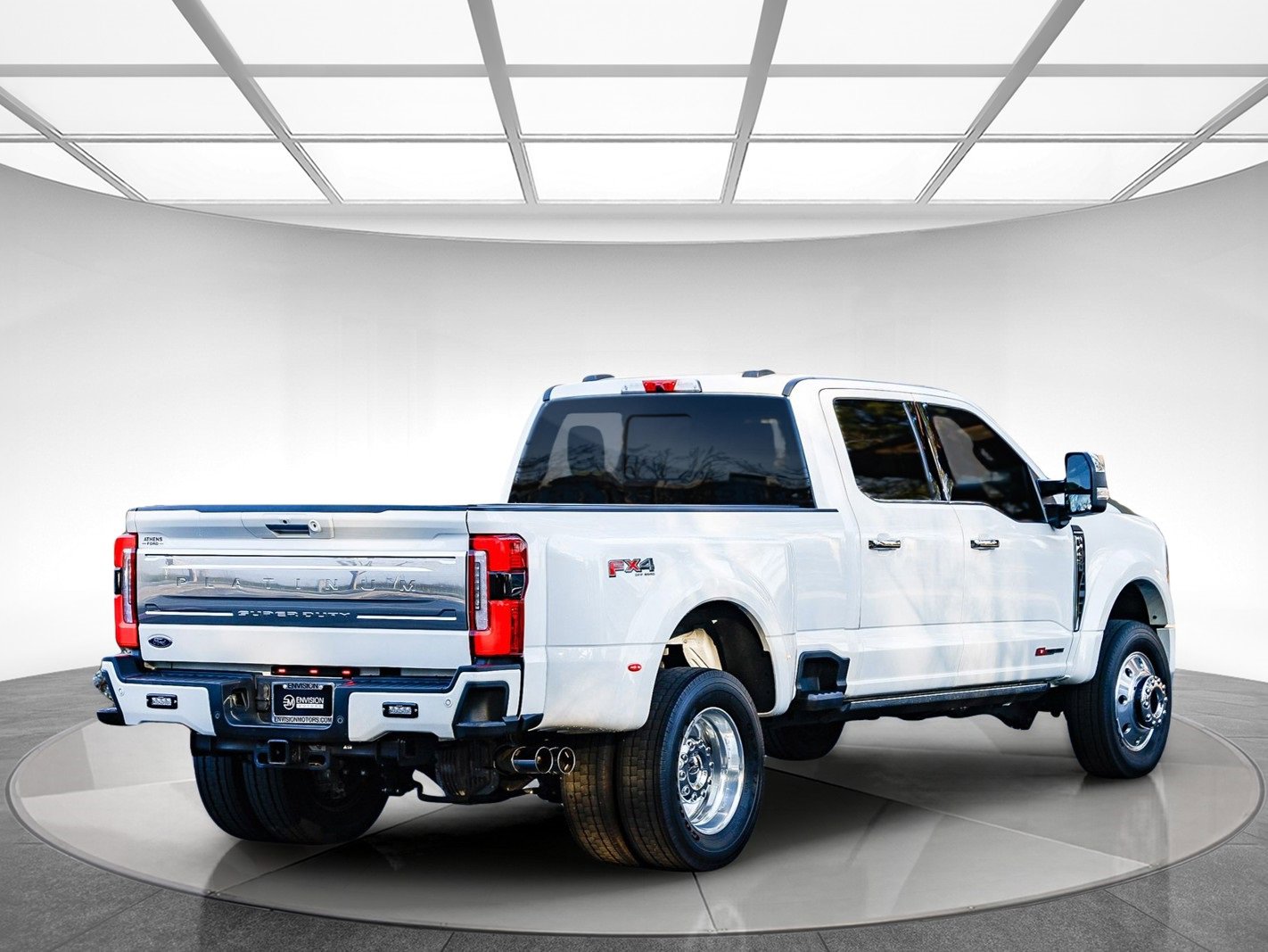 Used 2024 Ford F450 Platinum w/ FX4 Off-Road Package image 4