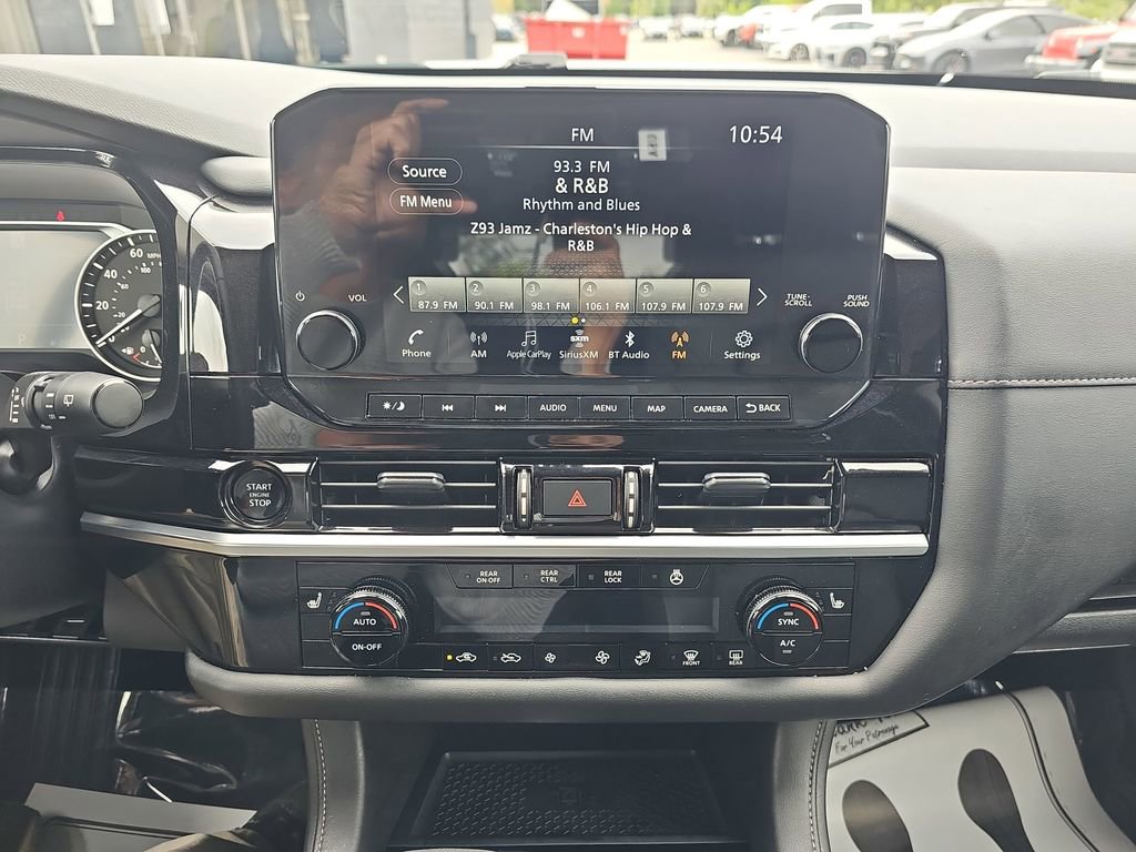 Used 2025 Nissan Pathfinder SL w/ SL Premium Package FWD image 26