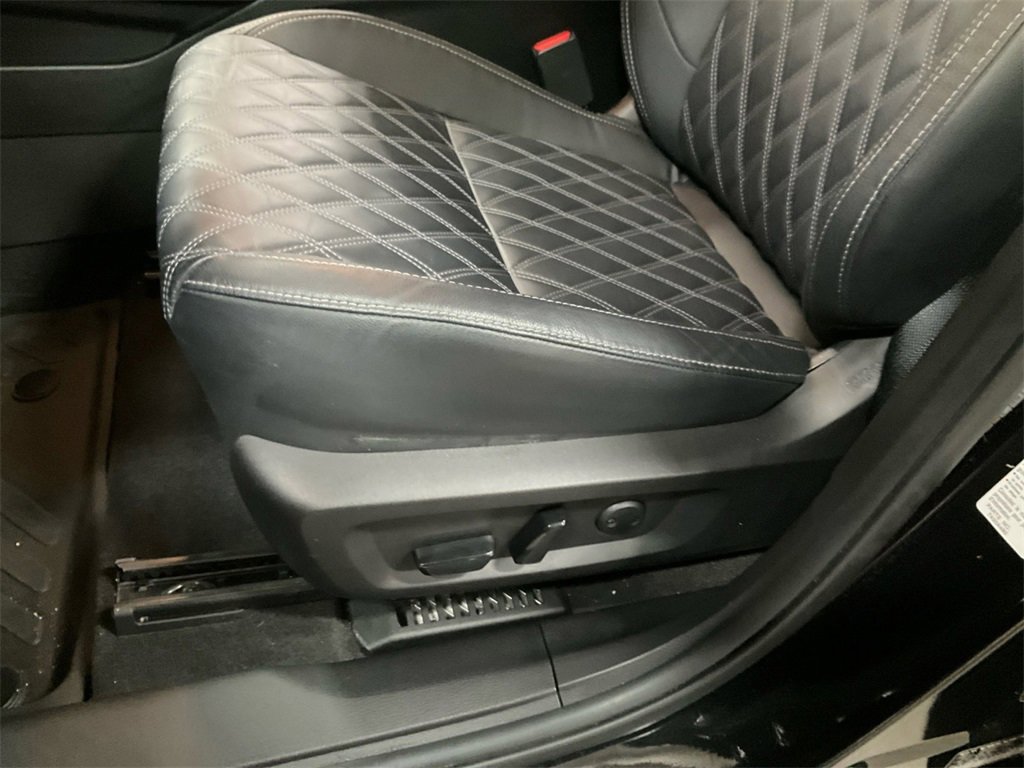 Used 2023 Mitsubishi Outlander SEL image 28