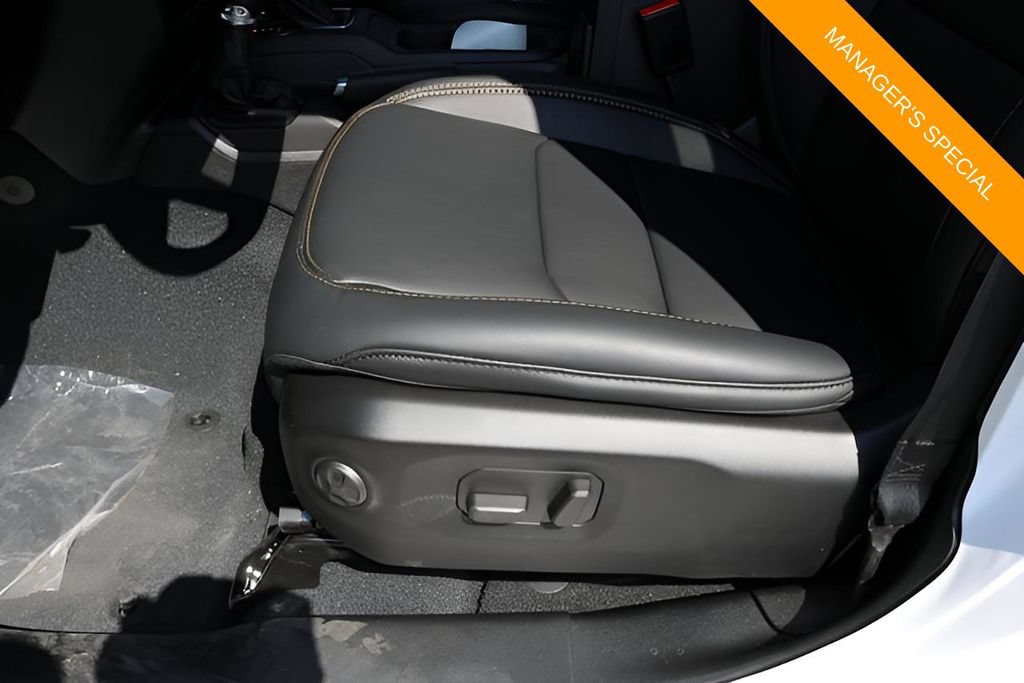 New 2025 Jeep Wrangler Unlimited Sahara AWD/4WD image 13