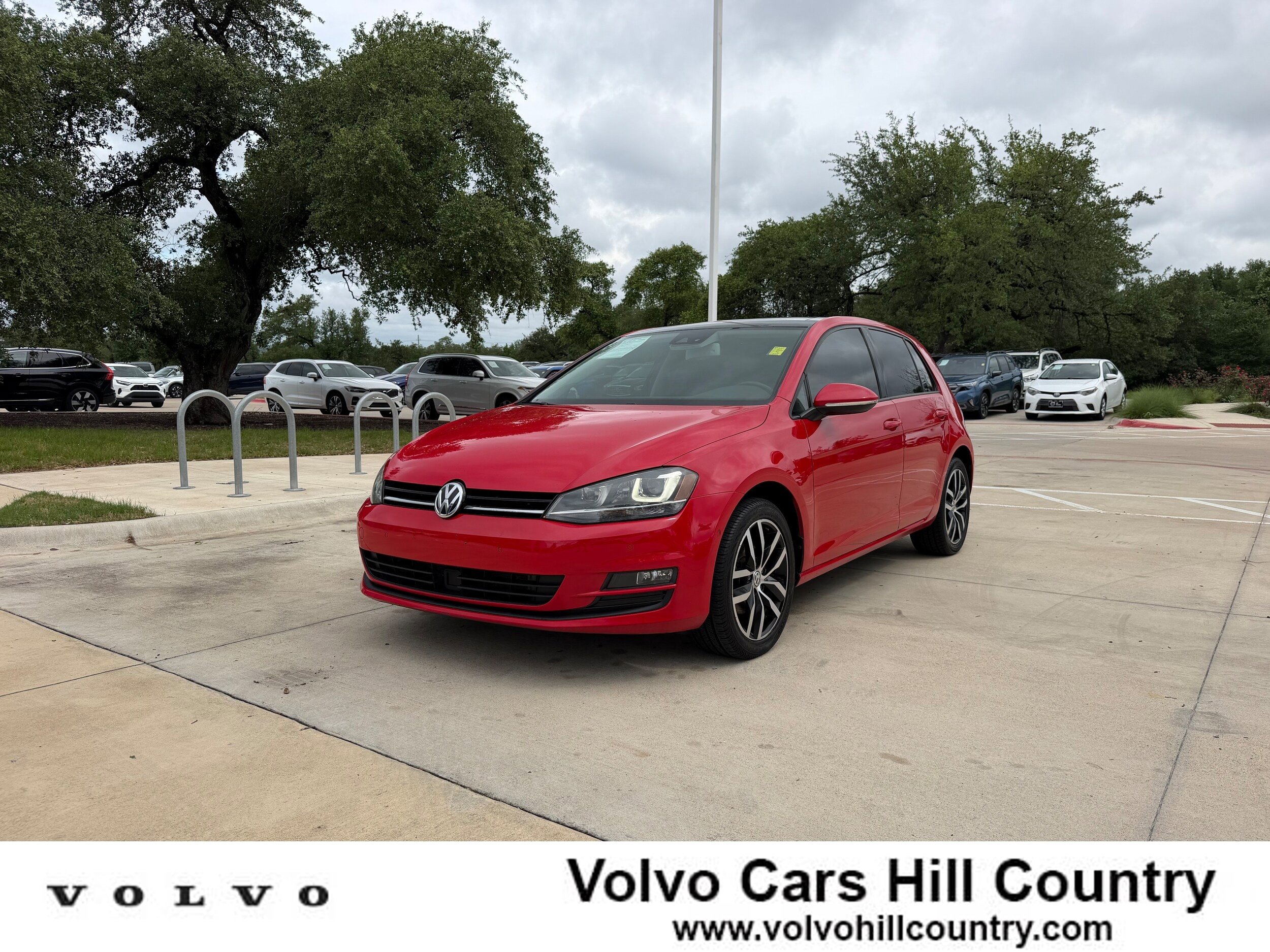 Used 2016 Volkswagen Golf SE w/ Lighting Package FWD image 1