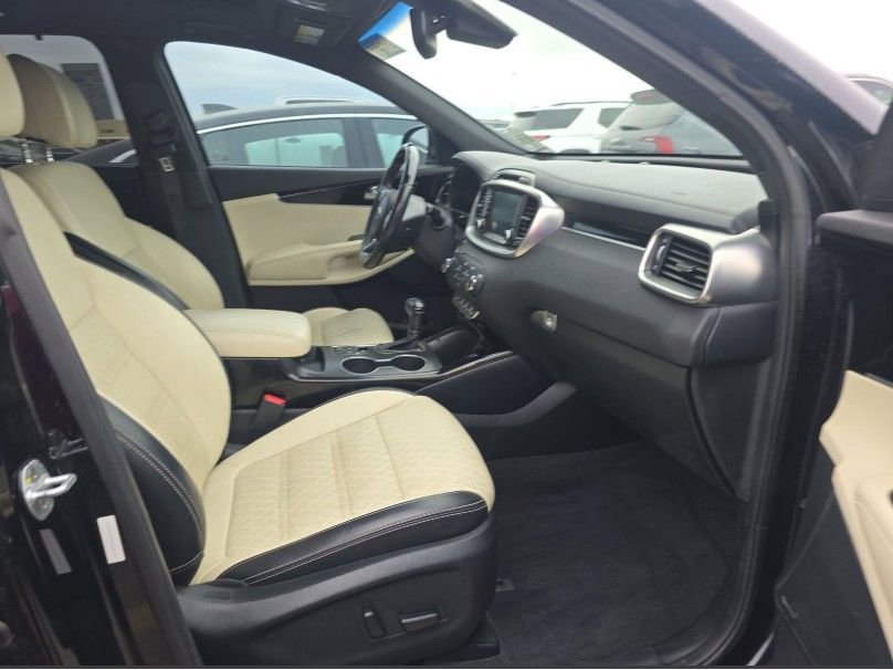 Used 2017 Kia Sorento SX image 15