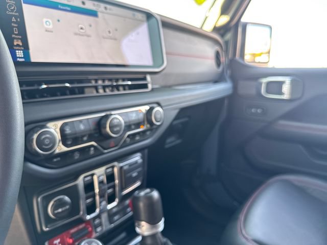 Used 2024 Jeep Wrangler Unlimited Rubicon AWD/4WD image 19
