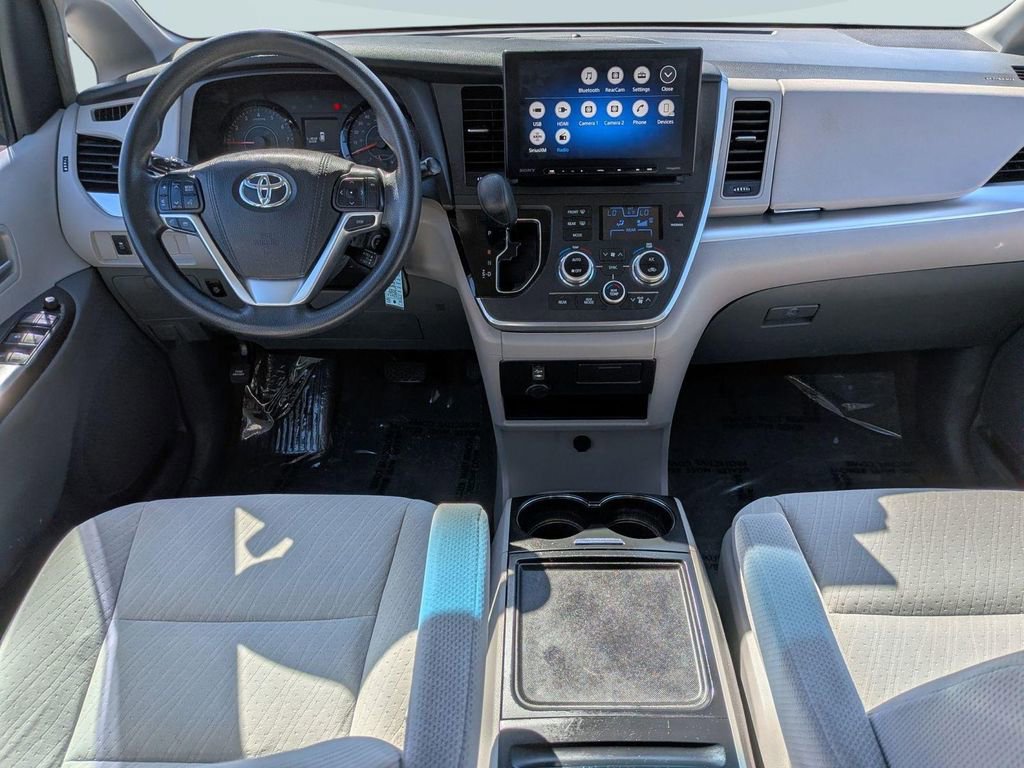 Used 2017 Toyota Sienna LE AWD/4WD image 20
