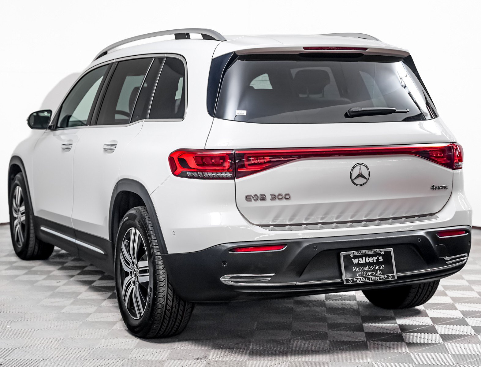 Certified 2023 Mercedes-Benz EQB 300 4MATIC w/ Exclusive Package image 2
