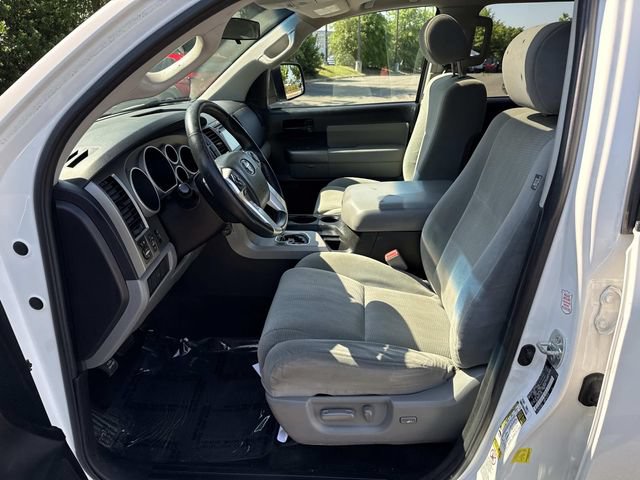 Used 2015 Toyota Sequoia SR5 AWD/4WD image 14
