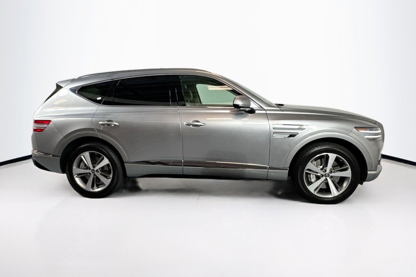 Used 2023 Genesis GV80 3.5T w/ Cargo Package image 4