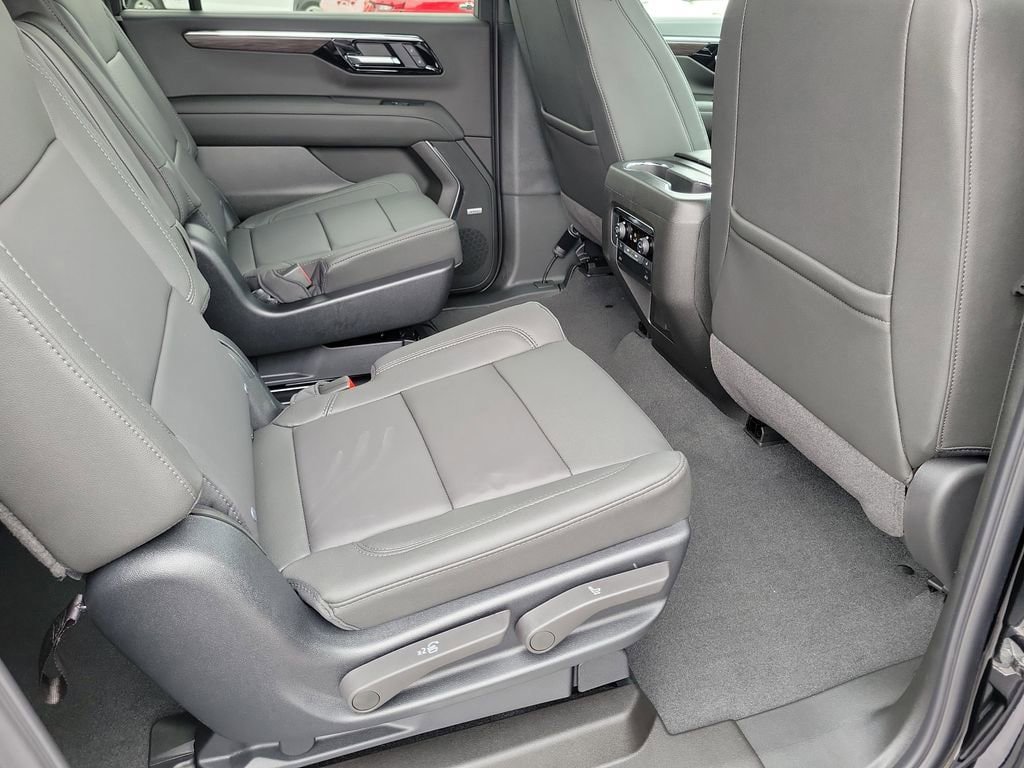 New 2026 Chevrolet Suburban LT w/ Comfort Package RWD image 18